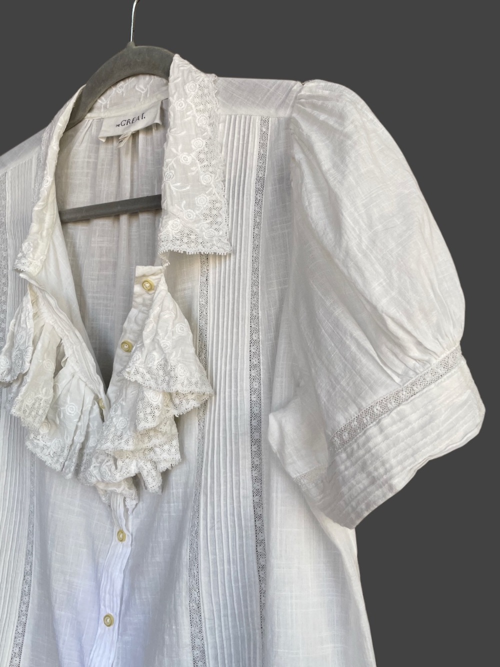 THE GREAT White Floral Embroidered Ruffle Cotton Button Down Kindred Blouse Top - Picture 5 of 17